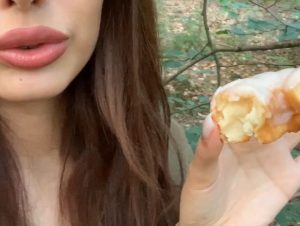 Shaiden Porno Video: KÖSTLICH! sper*a auf meinem spri**kuchen